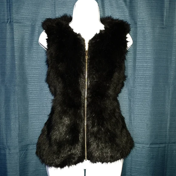 Express | Black Full Zip Fur Vest - Picture 2 of 5
